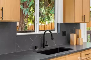 17001 NE 35th St, Bellevue, WA 98008 - Photo 9