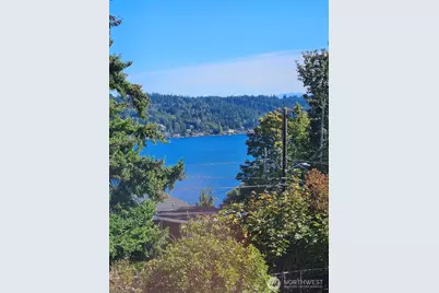 11711 Exeter Avenue NE, Seattle, WA 98125 - Photo 1