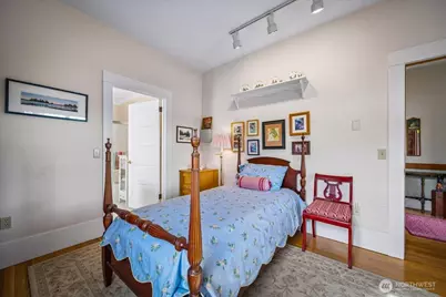 3617 Corliss Avenue N, Seattle, WA 98103 - Photo 17