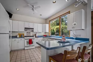 3617 Corliss Ave N, Seattle, WA 98103 - Photo 15