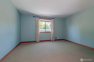 125 Madison Ave N, Bainbridge Island, WA 98110 - Photo 15
