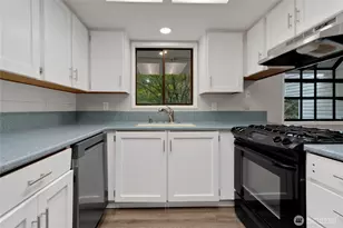 3510 SE St Pauls Ct, Port Orchard, WA 98367 - Photo 11