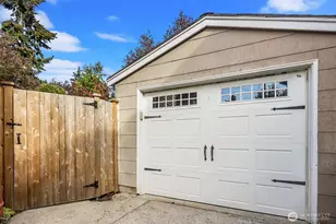 6738 26th Ave NW, Seattle, WA 98117 - Photo 21