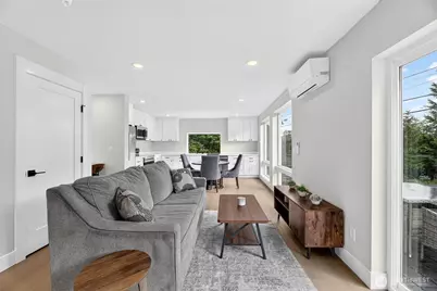 10029 14th Avenue S, Seattle, WA 98168 - Photo 9