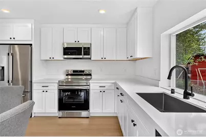 10029 14th Avenue S, Seattle, WA 98168 - Photo 17