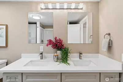 17125 Woodcrest Drive NE, Bothell, WA 98011 - Photo 19
