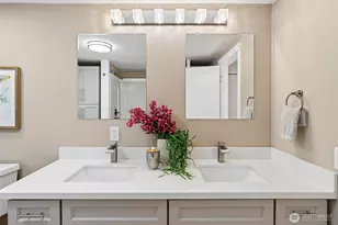 17125 Woodcrest Dr NE, Bothell, WA 98011 - Photo 19