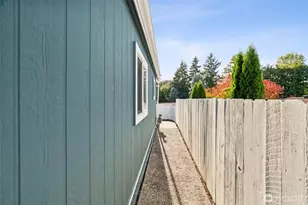 17125 Woodcrest Dr NE, Bothell, WA 98011 - Photo 31