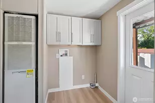 17125 Woodcrest Dr NE, Bothell, WA 98011 - Photo 15