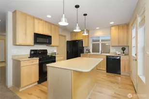36518 SE Woody Creek Ln, Snoqualmie, WA 98065 - Photo 5