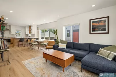 4206 Dayton Avenue N, Seattle, WA 98103 - Photo 9