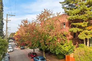 516 E Thomas St, Seattle, WA 98102 - Photo 21