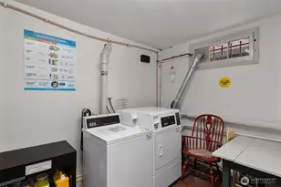 516 E Thomas St, Seattle, WA 98102 - Photo 17