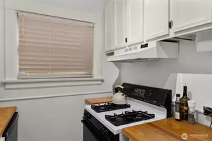516 E Thomas St, Seattle, WA 98102 - Photo 11