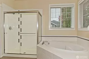 24012 220th Pl SE, Maple Valley, WA 98038 - Photo 19