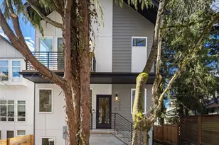 10829 11th Ave NE, Seattle, WA 98125 - Photo 3