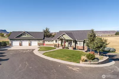 55776 Bay Area Drive NE, Electric City, WA 99123 - Photo 1
