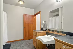 55776 Bay Area Dr NE, Electric City, WA 99123 - Photo 29