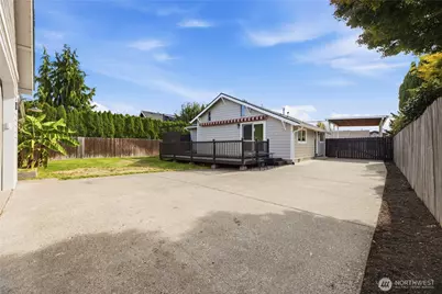 1215 8th Avenue NW, Puyallup, WA 98371 - Photo 25