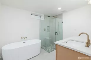 7743 Seward Park Ave S, Seattle, WA 98118 - Photo 21