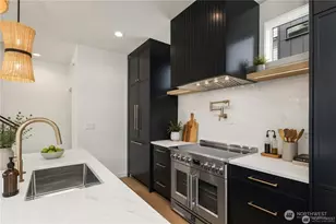 3638 Greenwood Ave N, Seattle, WA 98103 - Photo 3