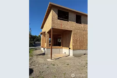 747 Maple Avenue, La Conner, WA 98257 - Photo 3