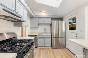 10241 NE 20th Pl, Bellevue, WA 98004 - Photo 7