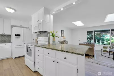 20915 W Richmond Road, Bothell, WA 98021 - Photo 13