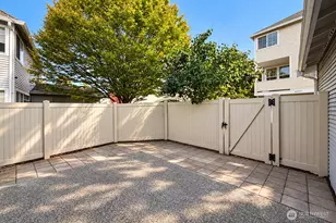 22634 NE 4th Pl, Sammamish, WA 98074 - Photo 25
