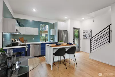 2639 41st Avenue SW #B, Seattle, WA 98116 - Photo 13