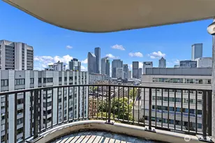 1120 Spring St, Seattle, WA 98122 - Photo 3
