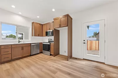 7018 Wetmore Avenue #B, Everett, WA 98203 - Photo 3