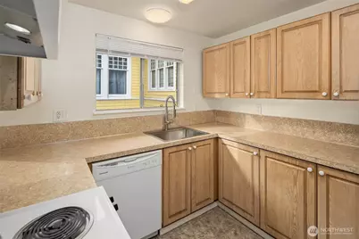 326 NE 50th Street, Seattle, WA 98105 - Photo 7