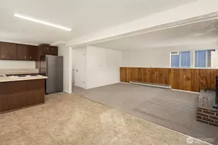 326 NE 50th St, Seattle, WA 98105 - Photo 17