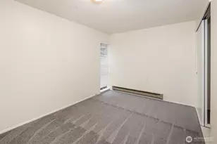 326 NE 50th St, Seattle, WA 98105 - Photo 11