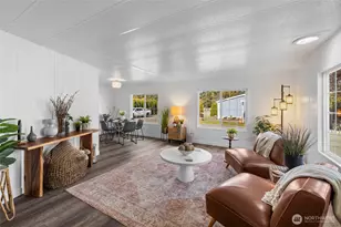 225 NE Ernst St, Oak Harbor, WA 98277 - Photo 5