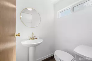 225 NE Ernst St, Oak Harbor, WA 98277 - Photo 25