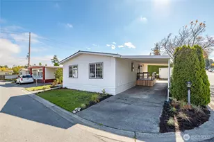 225 NE Ernst St, Oak Harbor, WA 98277 - Photo 1