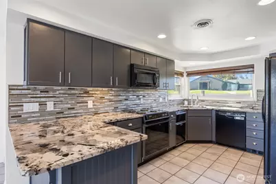 303 W Northshore Drive, Moses Lake, WA 98837 - Photo 11