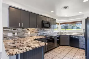 303 W Northshore Dr, Moses Lake, WA 98837 - Photo 11