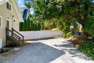256 NE 50th St, Seattle, WA 98105 - Photo 5