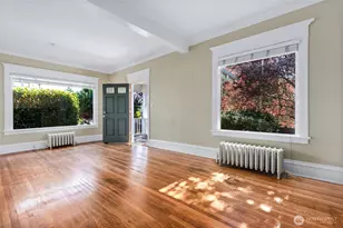 256 NE 50th St, Seattle, WA 98105 - Photo 13