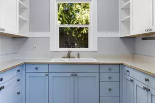 256 NE 50th St, Seattle, WA 98105 - Photo 17