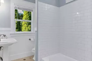 256 NE 50th St, Seattle, WA 98105 - Photo 23