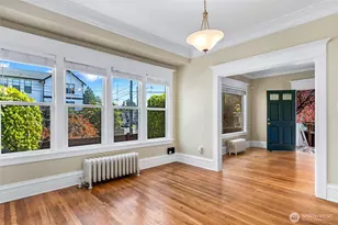 256 NE 50th St, Seattle, WA 98105 - Photo 15