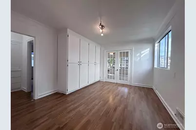 125 NE 52nd Street, Seattle, WA 98105 - Photo 9
