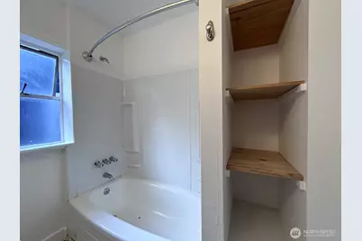125 NE 52nd Street, Seattle, WA 98105 - Photo 19
