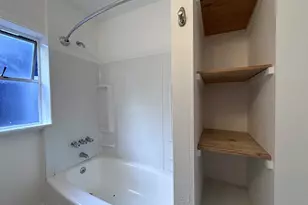 125 NE 52nd St, Seattle, WA 98105 - Photo 19