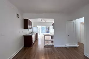 125 NE 52nd St, Seattle, WA 98105 - Photo 11
