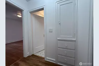 125 NE 52nd Street, Seattle, WA 98105 - Photo 17